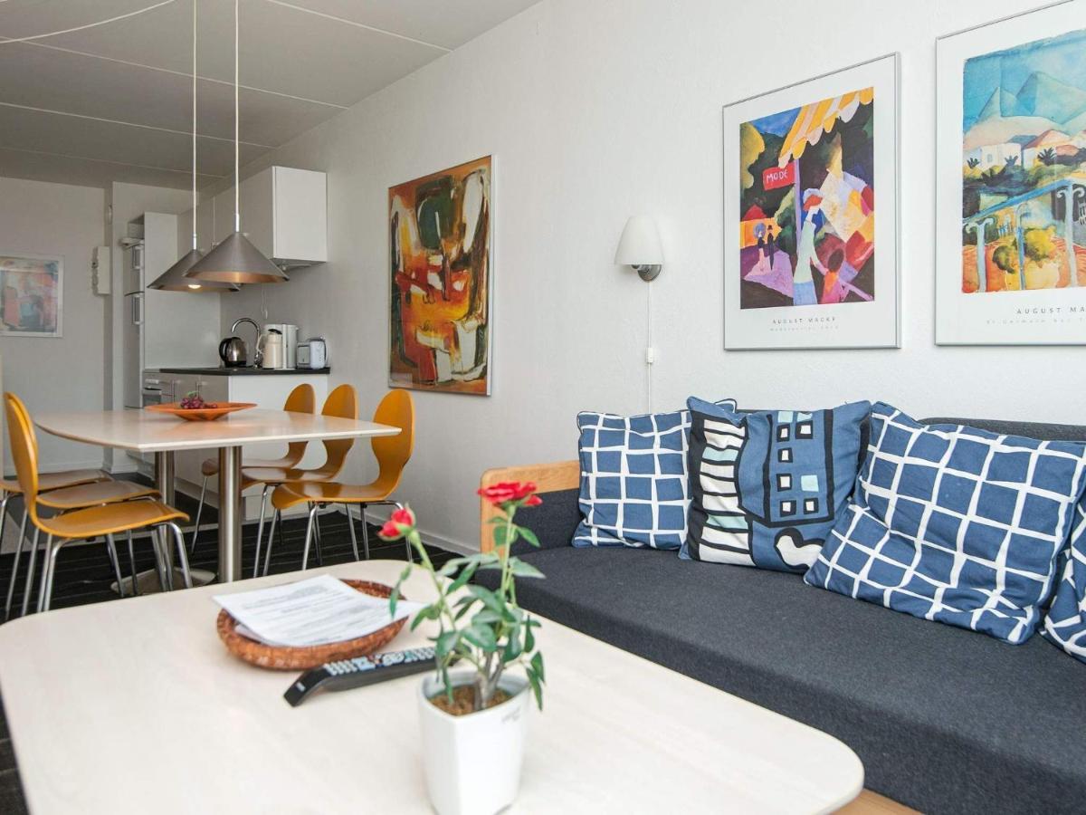 6 Person Holiday Home On A Holiday Park In 하일스 외부 사진
